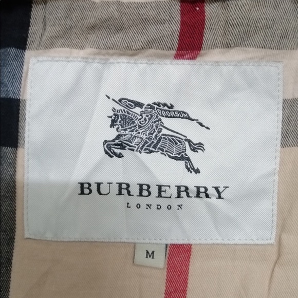 ❌. SOLD ❌. Burberry Rain Coat Sz M. Black Color. - Picture 4 of 10